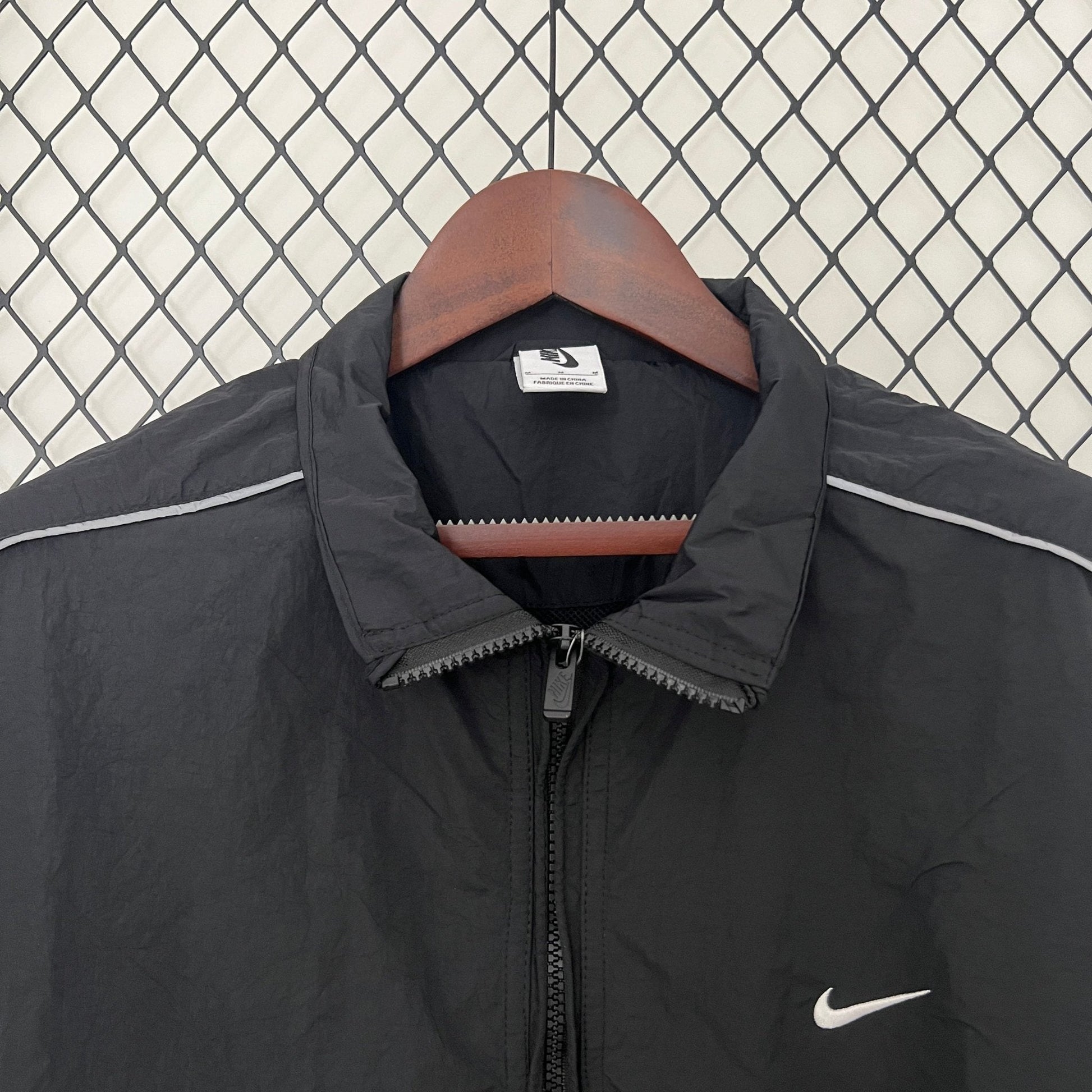 Nike Windbreaker Retro - Style Jacke Schwarz - 11Dropz
