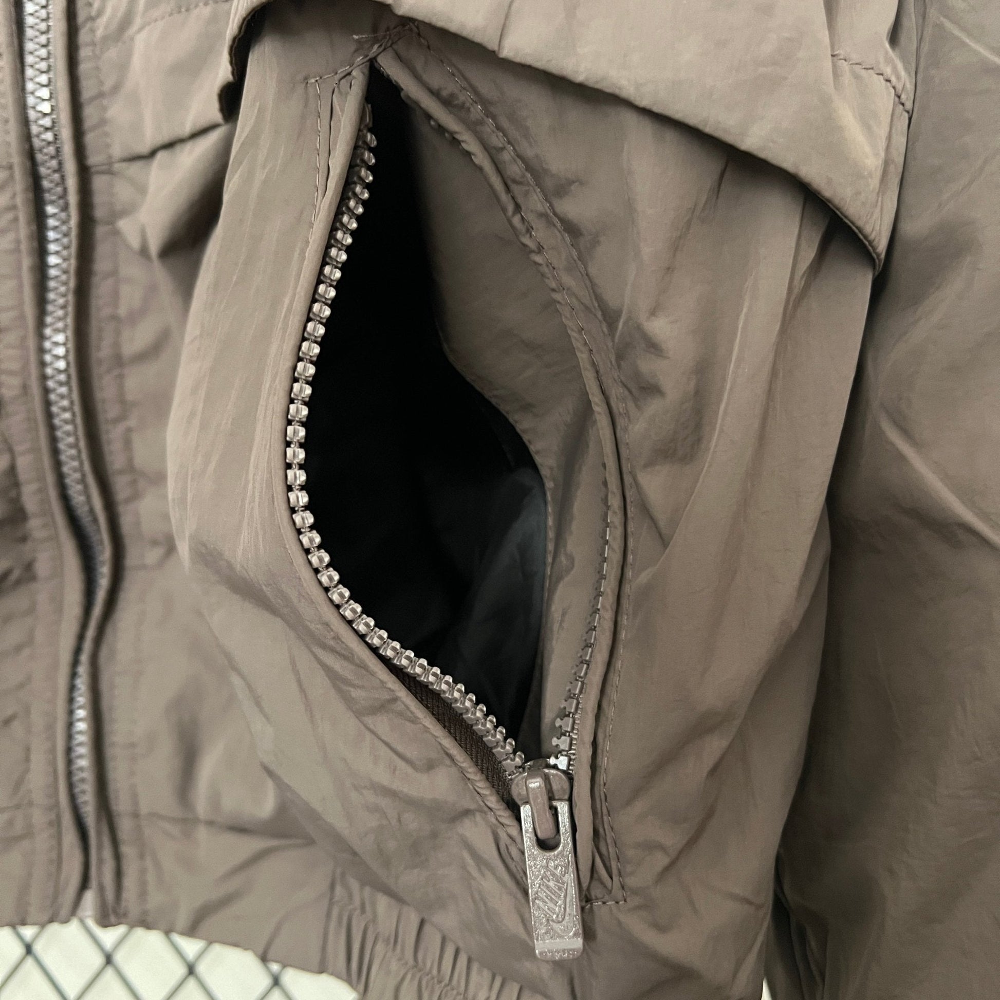 Nike Windbreaker Retro - Style Jacke Hazel - 11Dropz