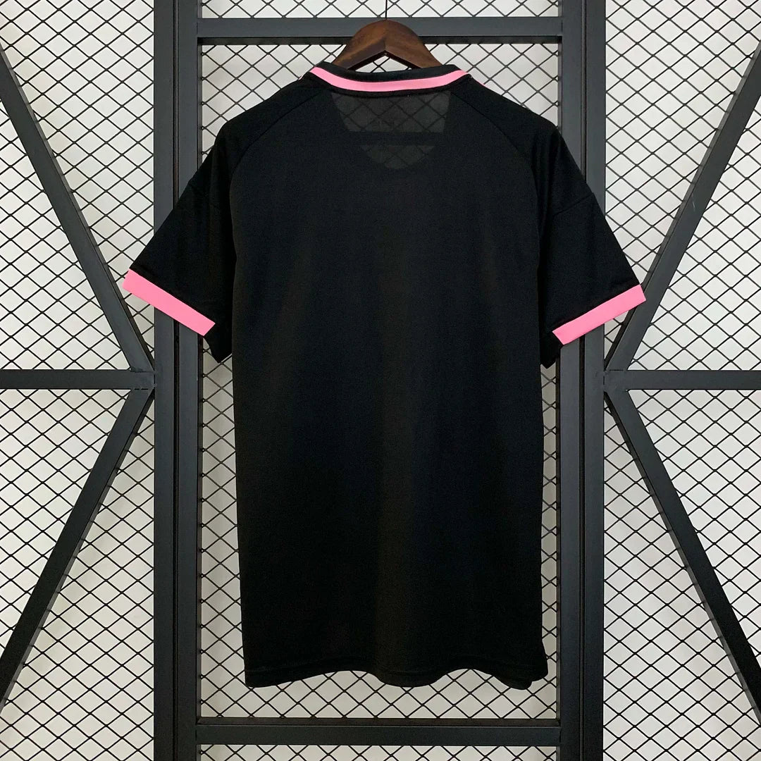 Real Madrid SPECIAL EDITION Trikot Pink - Snake 2025/2026 - 11Dropz