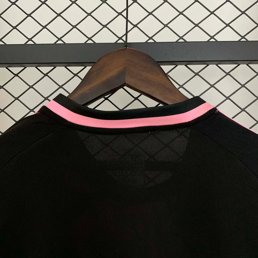 Real Madrid SPECIAL EDITION Trikot Pink - Snake 2025/2026 - 11Dropz