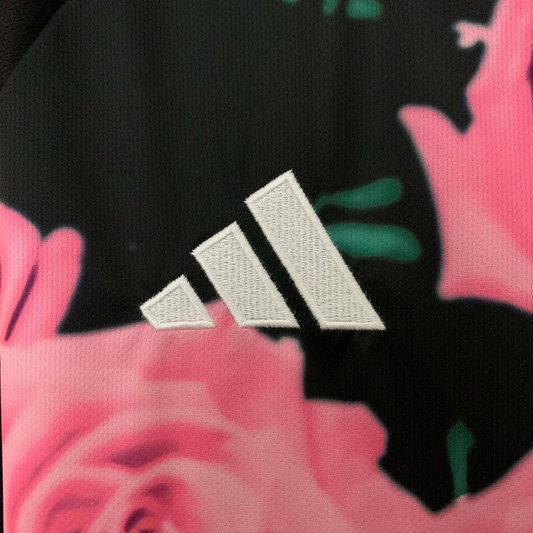 Real Madrid SPECIAL EDITION Trikot Pink - Snake 2025/2026 - 11Dropz