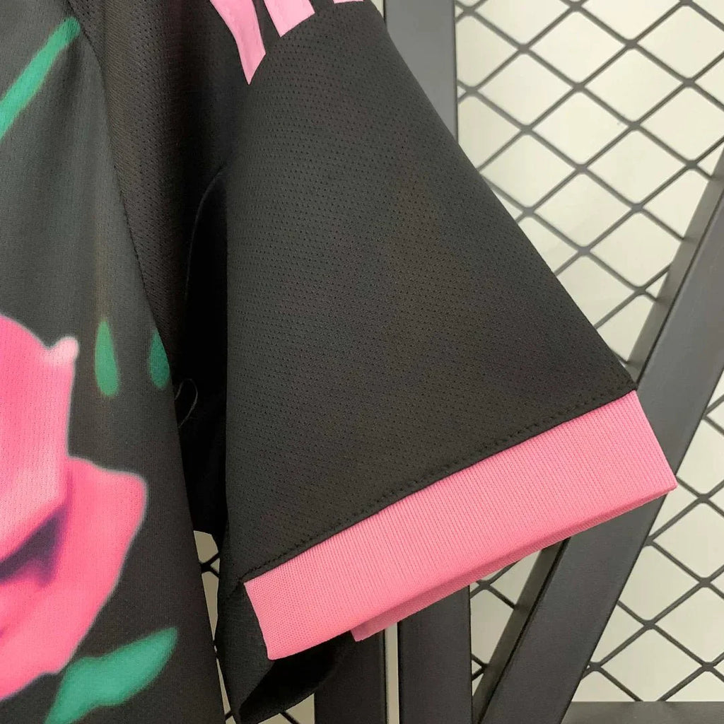 Real Madrid SPECIAL EDITION Trikot Pink - Snake 2025/2026 - 11Dropz