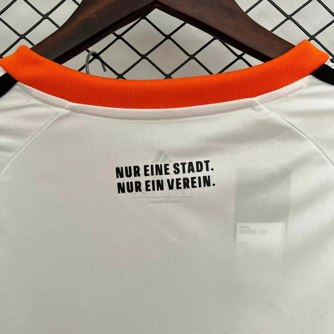 Eintracht Frankfurt Auswärtstrikot 2025/2026 - 11Dropz