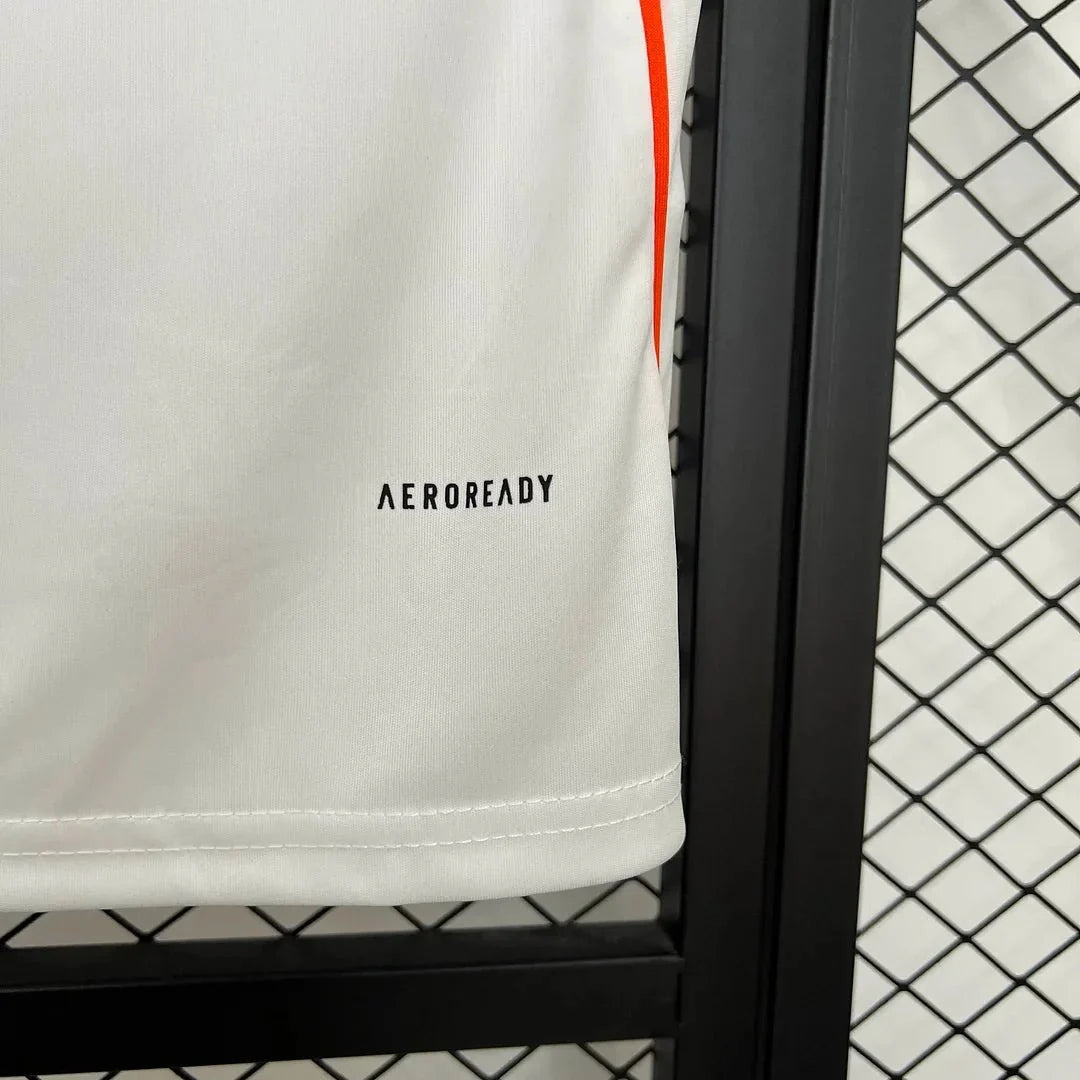 Eintracht Frankfurt Auswärtstrikot 2025/2026 - 11Dropz